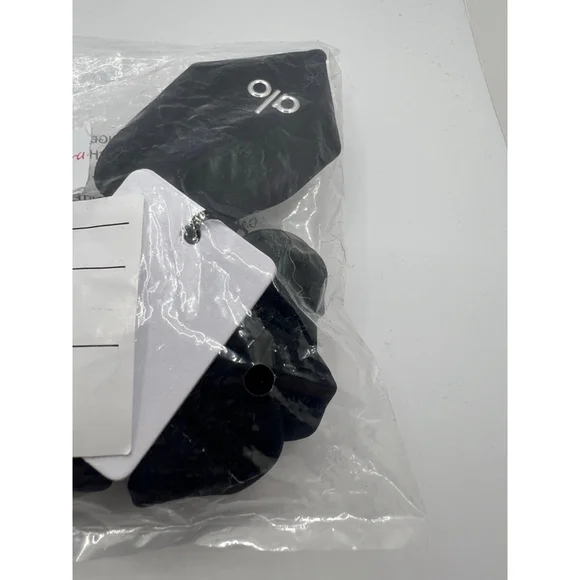 NWT Alo Yoga Airlift Rhythm Scrunchie One Size Black - Picture 3 of 4